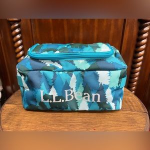 L.L Bean Pine Tree and Bear Lunch Box